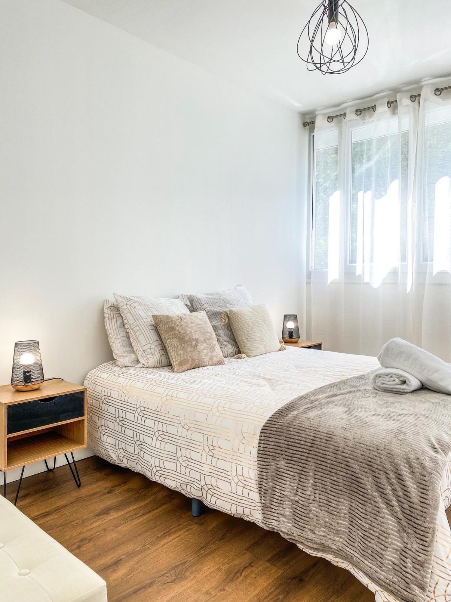 Apartament T3 Moderne Avec Balcon Terrasse Et Parking Gratuit Niort Zewnętrze zdjęcie